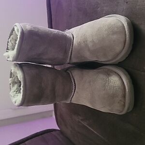 UGGS Boots size 4 grey